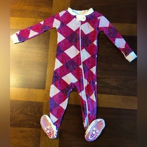 Burt’s Bees Baby Christmas red snow plaid “fam jams” footed pajamas size 12M
